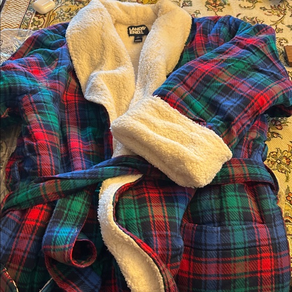 Lands' End Sherpa Flannel Robe Large Red Blue Plaid NWT Holiday Cozy - Picture 6 of 7